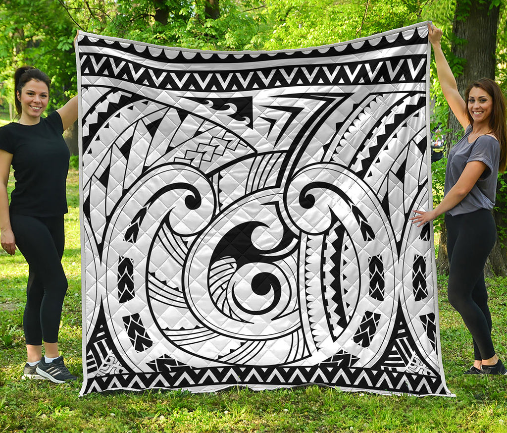 Black And White Maori Pattern Print Quilt