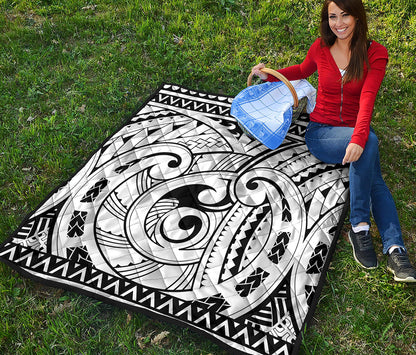 Black And White Maori Pattern Print Quilt