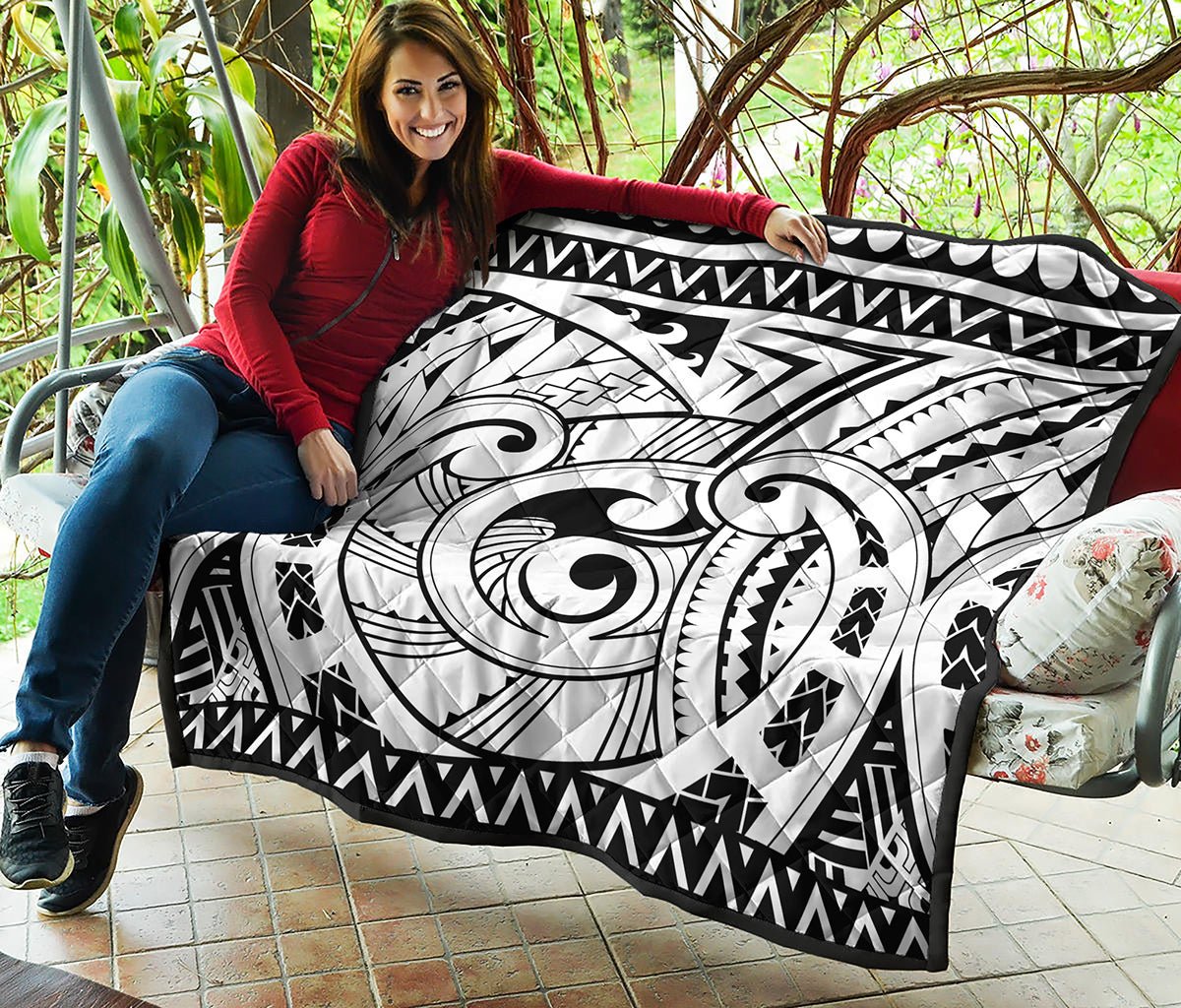 Black And White Maori Pattern Print Quilt