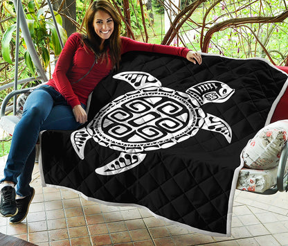 Black And White Maori Sea Turtle Print Quilt