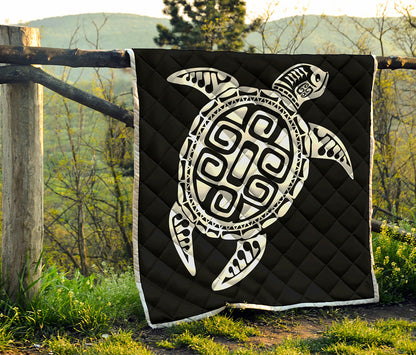 Black And White Maori Sea Turtle Print Quilt