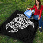Black And White Maori Sea Turtle Print Quilt