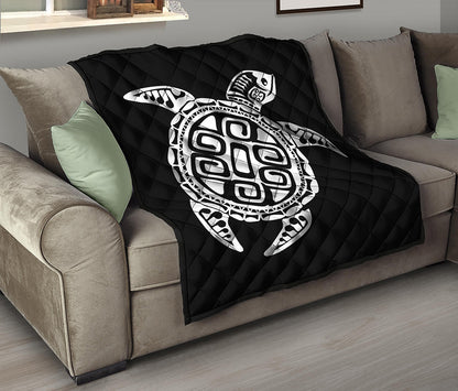 Black And White Maori Sea Turtle Print Quilt