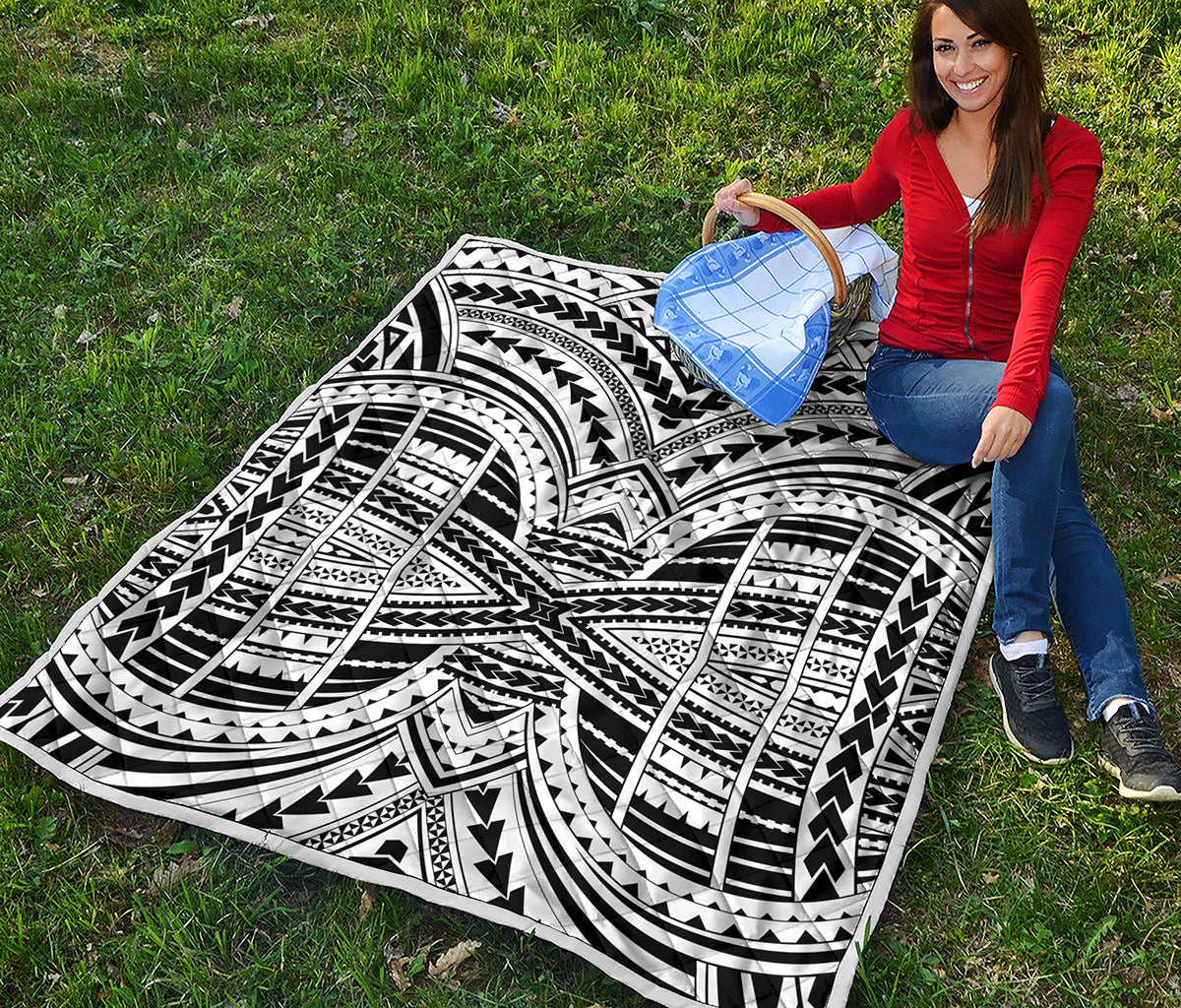Black And White Maori Tribal Print Quilt