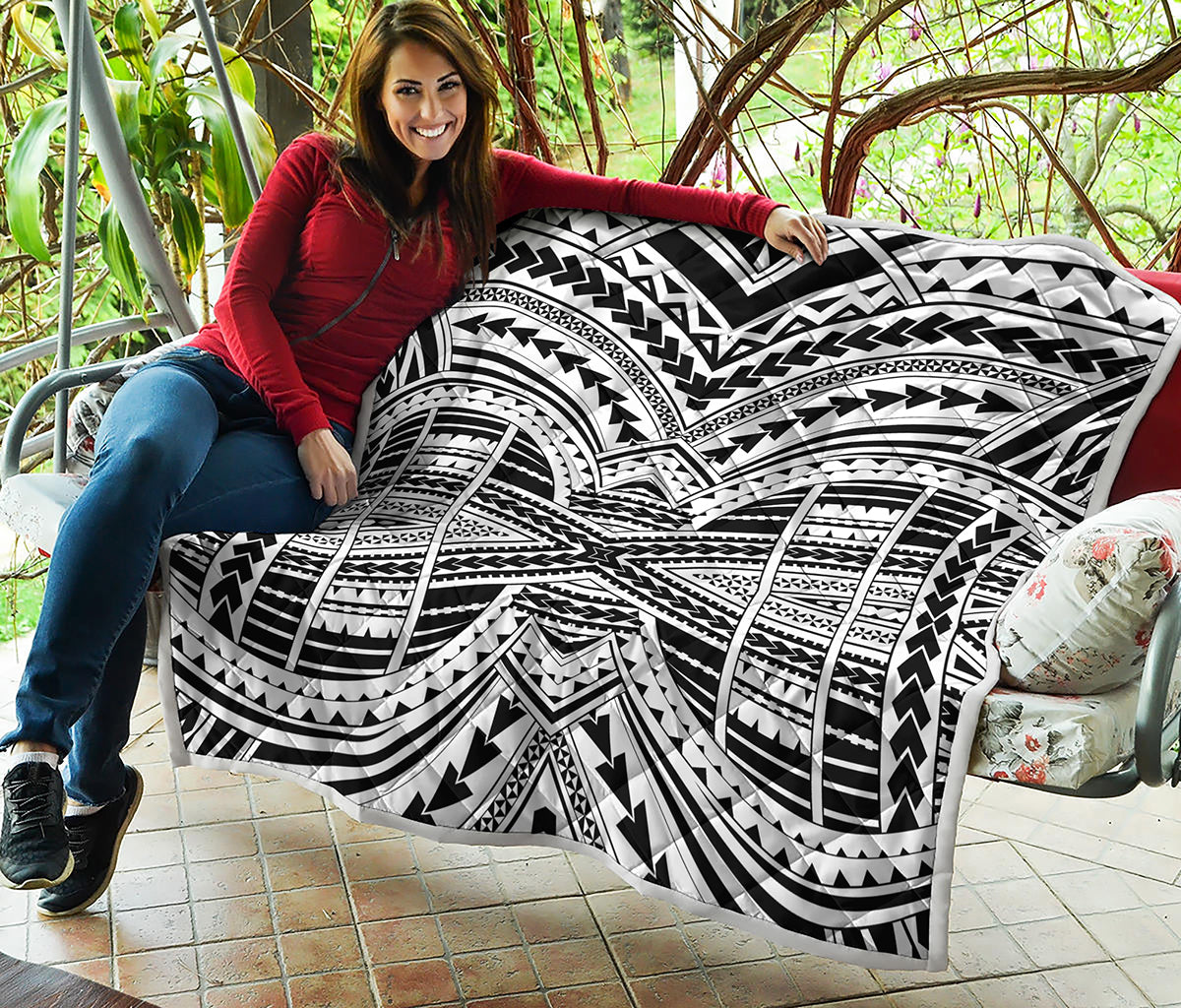 Black And White Maori Tribal Print Quilt