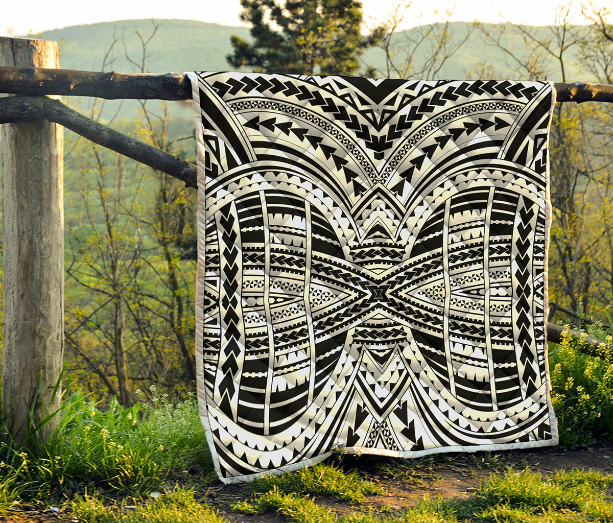 Black And White Maori Tribal Print Quilt
