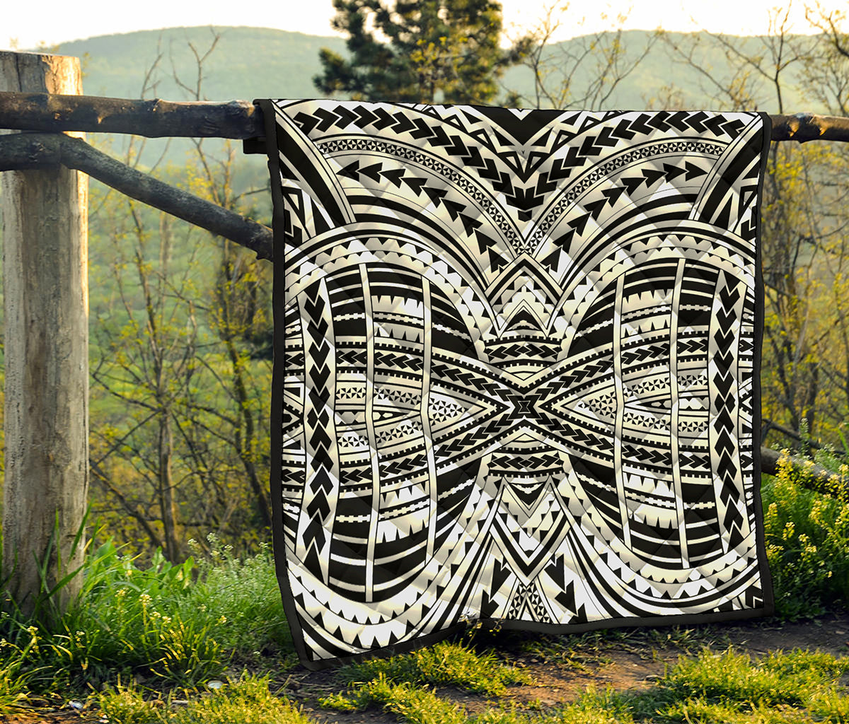 Black And White Maori Tribal Print Quilt