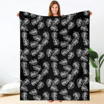 Black And White Monstera Pattern Print Blanket