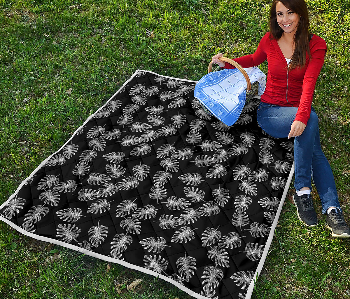 Black And White Monstera Pattern Print Quilt