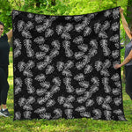 Black And White Monstera Pattern Print Quilt