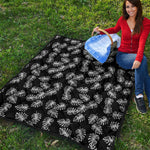 Black And White Monstera Pattern Print Quilt