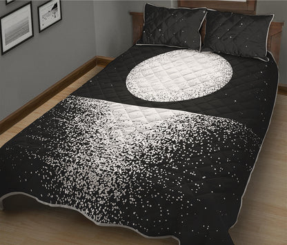 Black And White Moonlight Print Quilt Bed Set