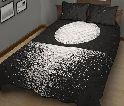 Black And White Moonlight Print Quilt Bed Set