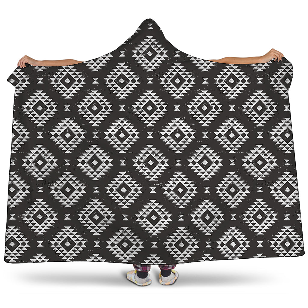 Black And White Navajo Pattern Print Hooded Blanket