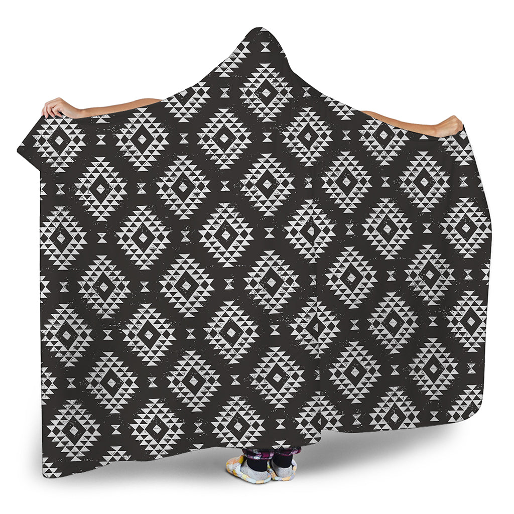 Black And White Navajo Pattern Print Hooded Blanket