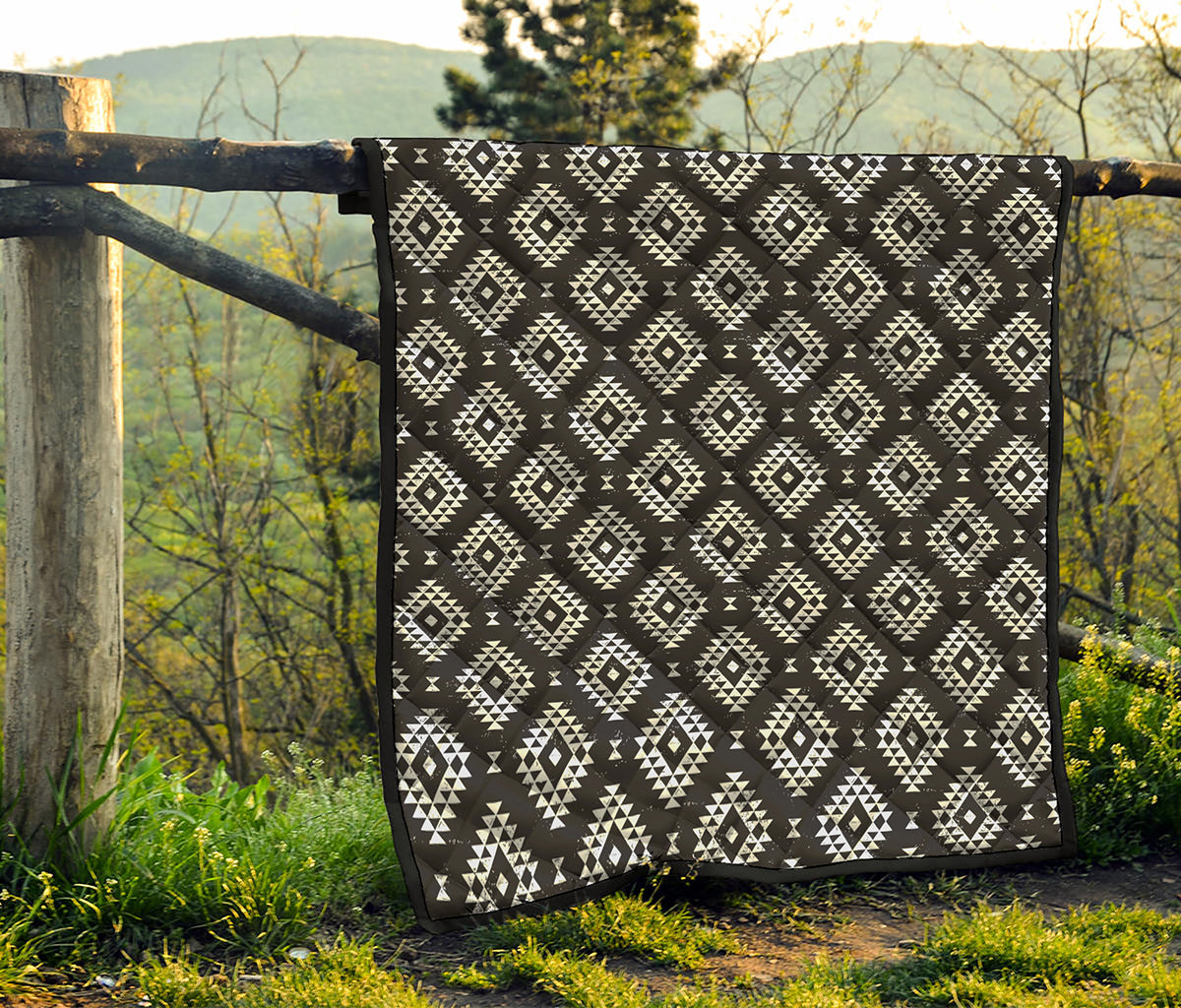 Black And White Navajo Pattern Print Quilt