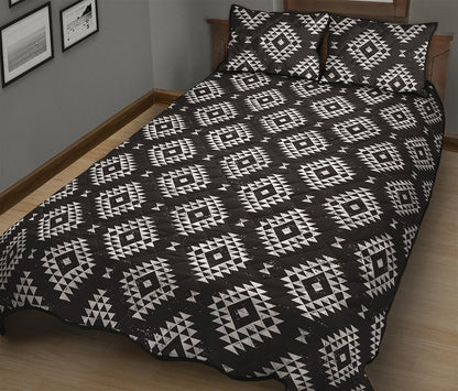 Black And White Navajo Pattern Print Quilt Bed Set