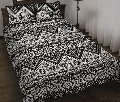 Black And White Navajo Print Quilt Bed Set