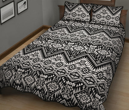 Black And White Navajo Print Quilt Bed Set