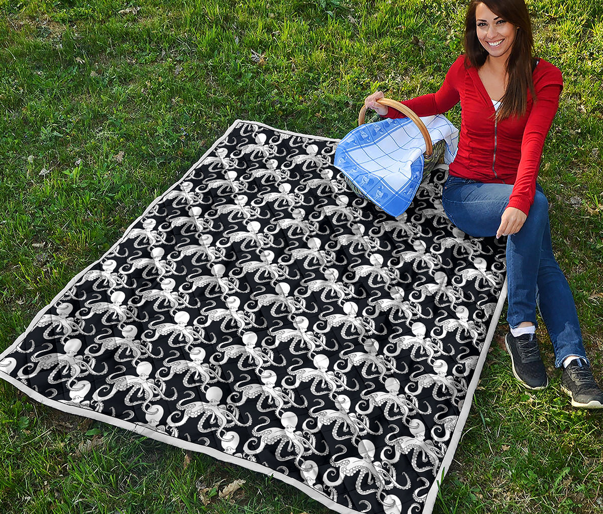 Black And White Octopus Pattern Print Quilt