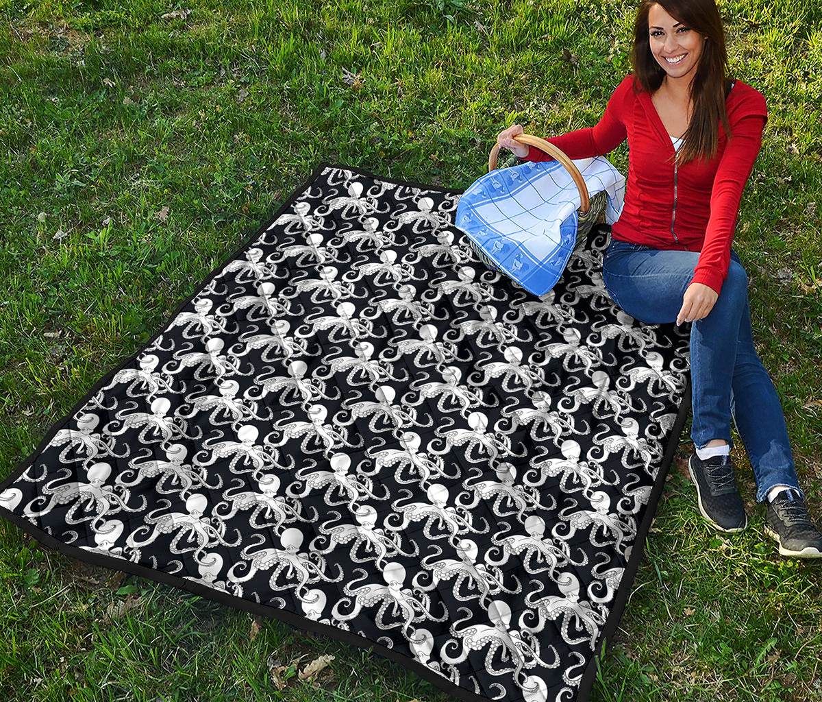 Black And White Octopus Pattern Print Quilt