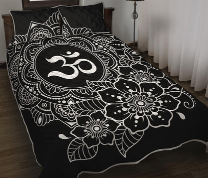 Black And White Om Print Quilt Bed Set