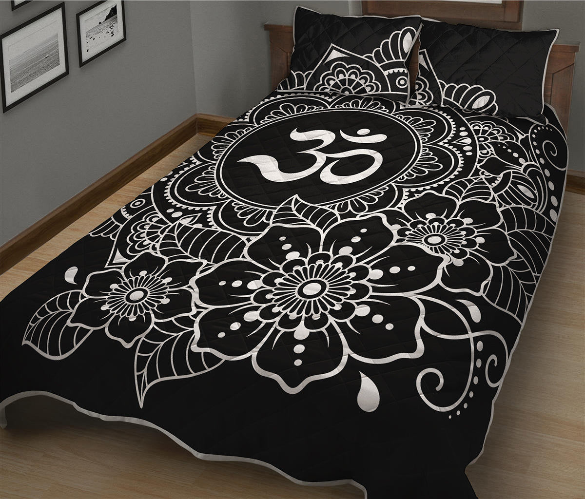 Black And White Om Print Quilt Bed Set