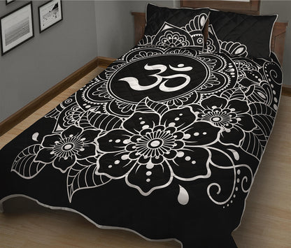Black And White Om Print Quilt Bed Set