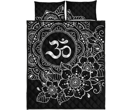 Black And White Om Print Quilt Bed Set