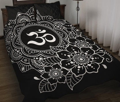 Black And White Om Print Quilt Bed Set