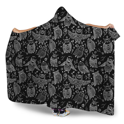 Black And White Owl Pattern Print Hooded Blanket