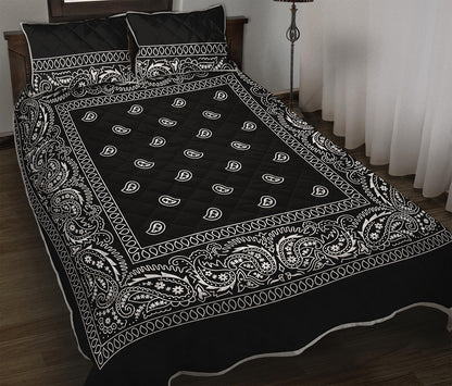 Black And White Paisley Bandana Print Quilt Bed Set
