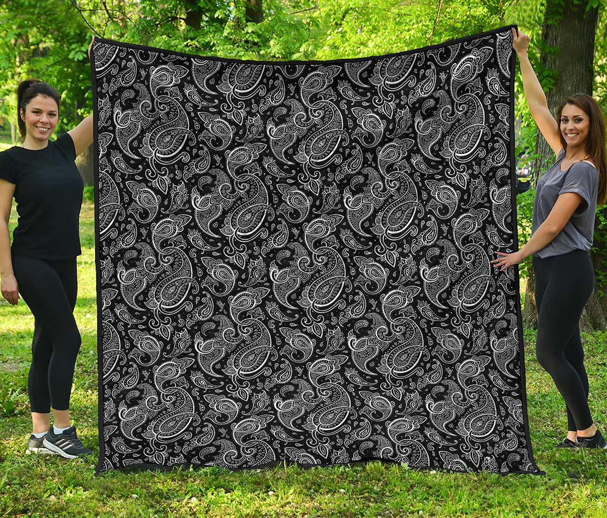 Black And White Paisley Pattern Print Quilt