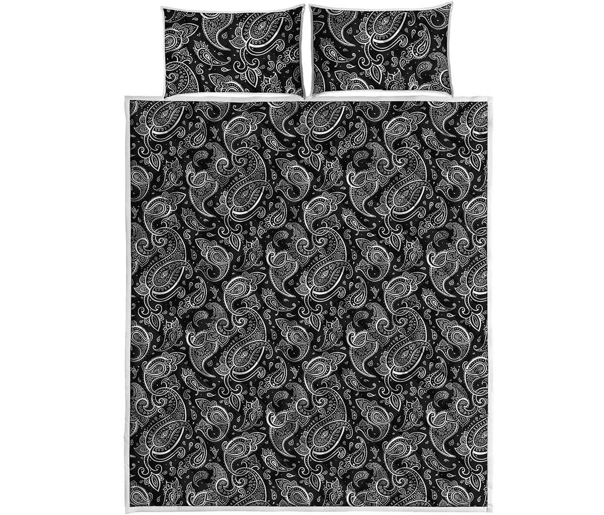 Black And White Paisley Pattern Print Quilt Bed Set
