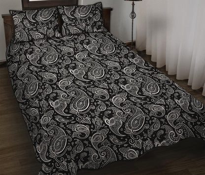 Black And White Paisley Pattern Print Quilt Bed Set