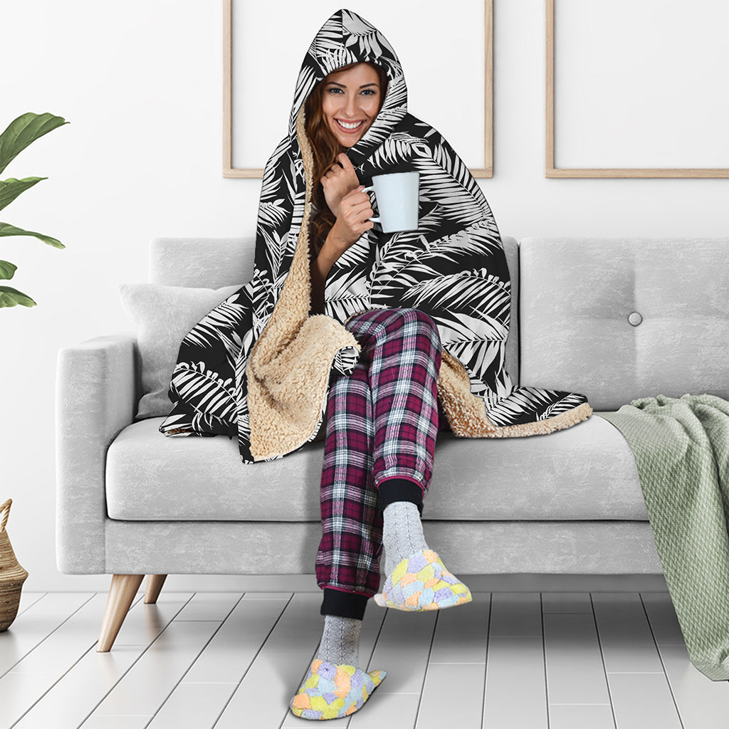 Black And White Palm Leaves Print Hooded Blanket
