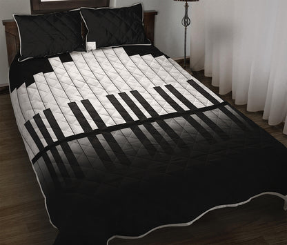 Black And White Piano Keyboard Print Quilt Bed Set