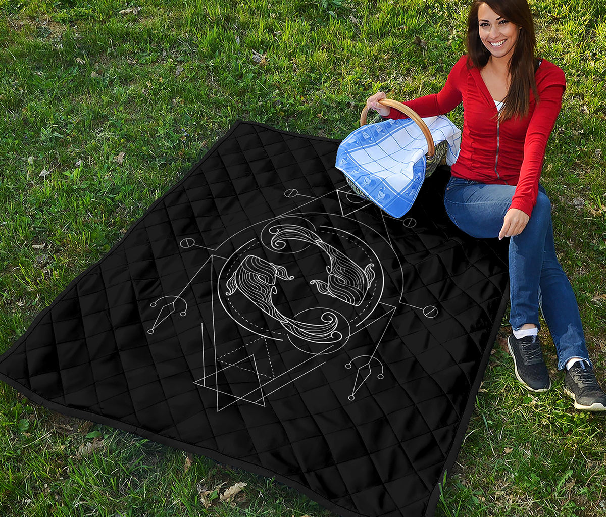Black And White Pisces Sign Print Quilt