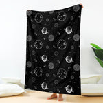Black And White Planets Pattern Print Blanket