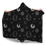 Black And White Planets Pattern Print Hooded Blanket
