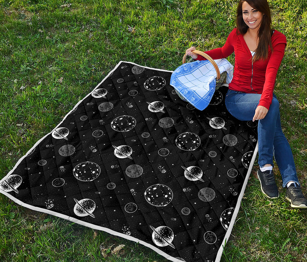 Black And White Planets Pattern Print Quilt