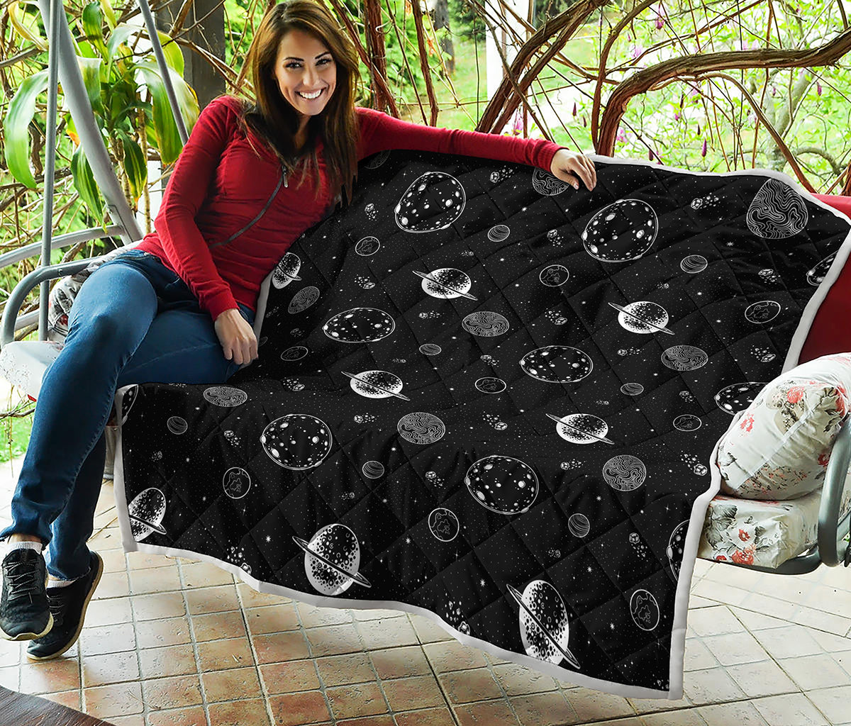 Black And White Planets Pattern Print Quilt