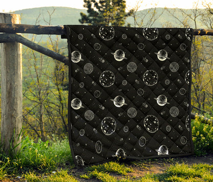 Black And White Planets Pattern Print Quilt