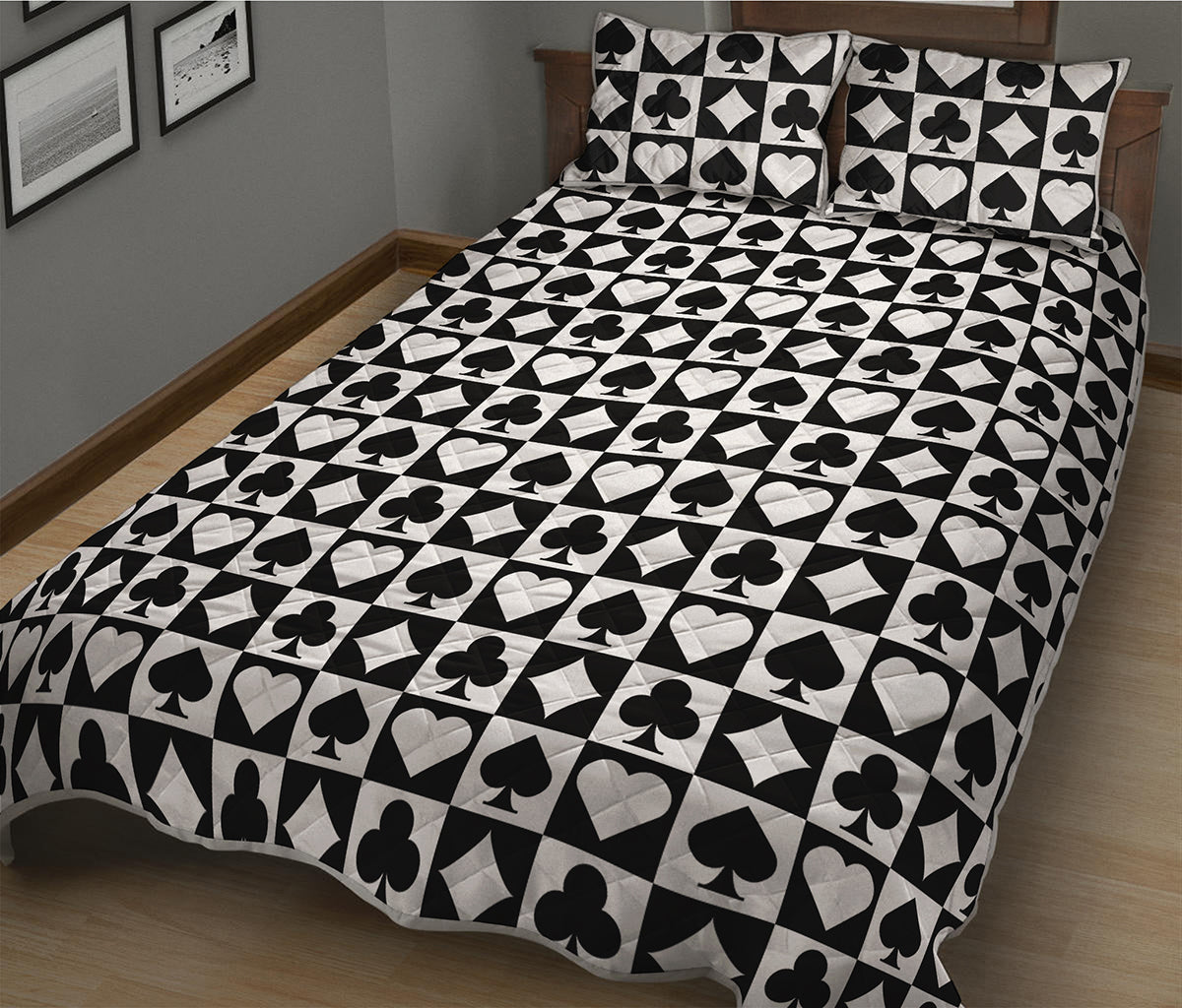 Black And White Playing Card Suits Print Quilt Bed Set