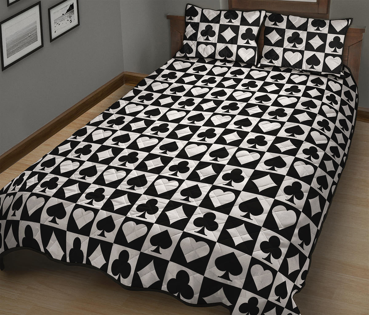 Black And White Playing Card Suits Print Quilt Bed Set