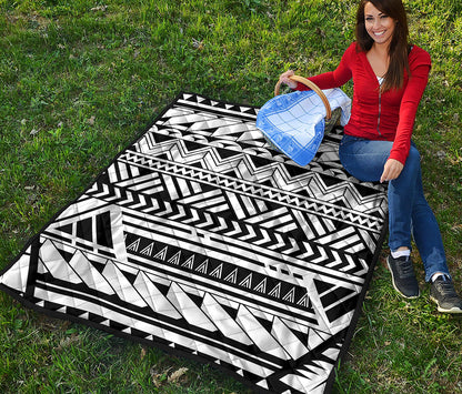 Black And White Polynesian Pattern Print Quilt