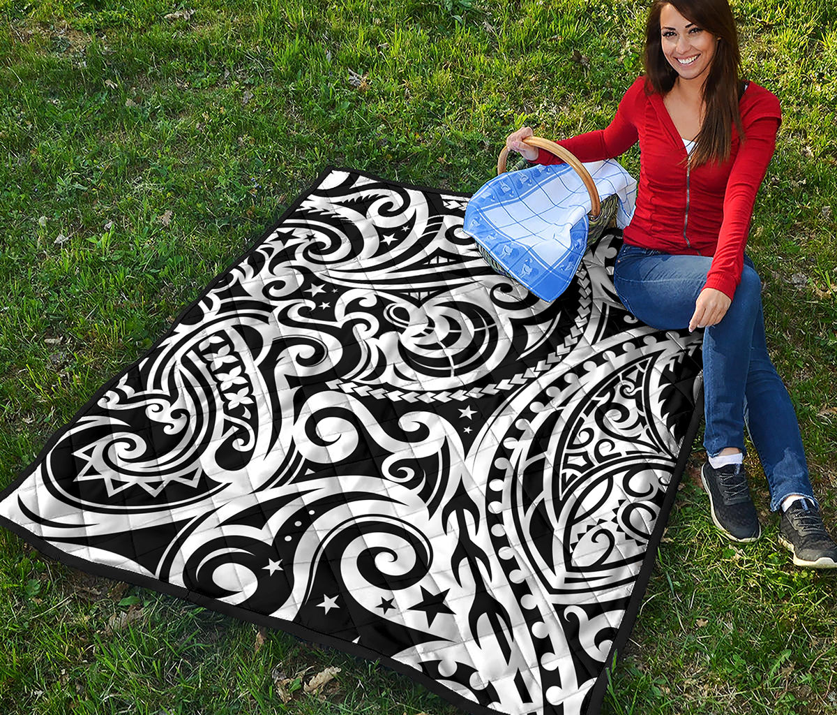 Black And White Polynesian Tattoo Print Quilt