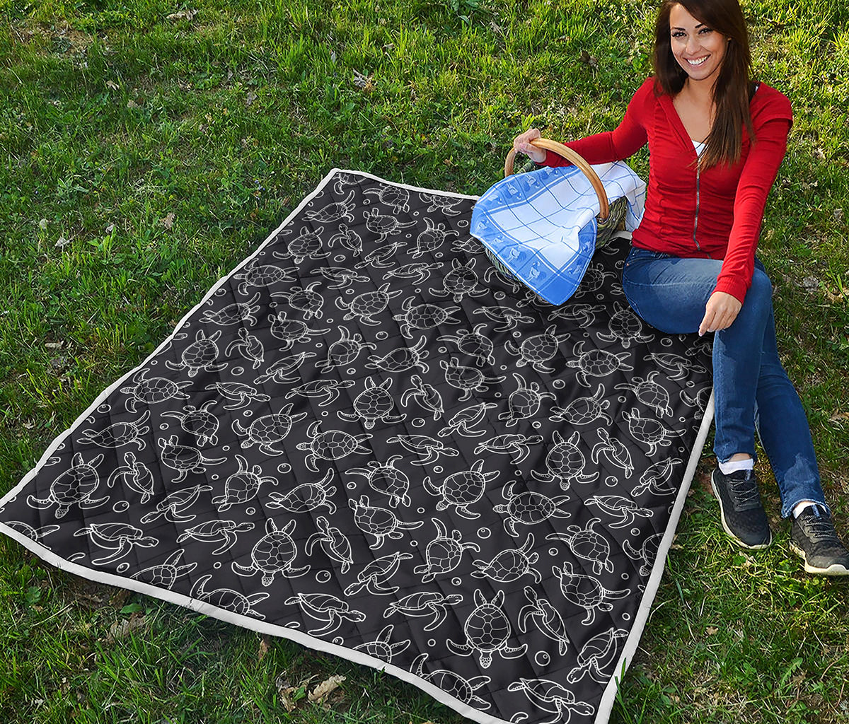 Black And White Sea Turtle Pattern Print Quilt