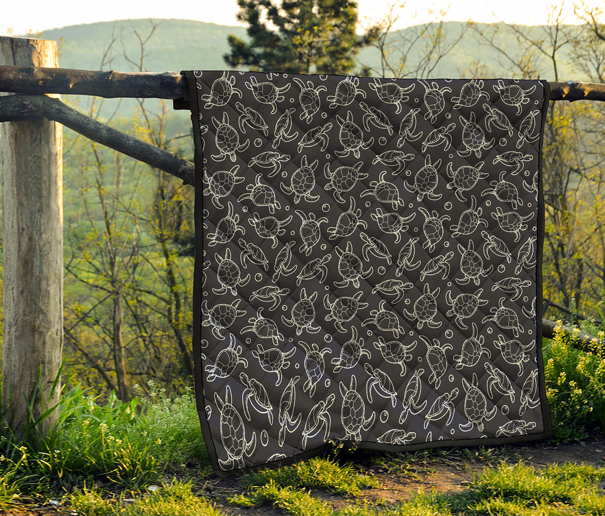 Black And White Sea Turtle Pattern Print Quilt