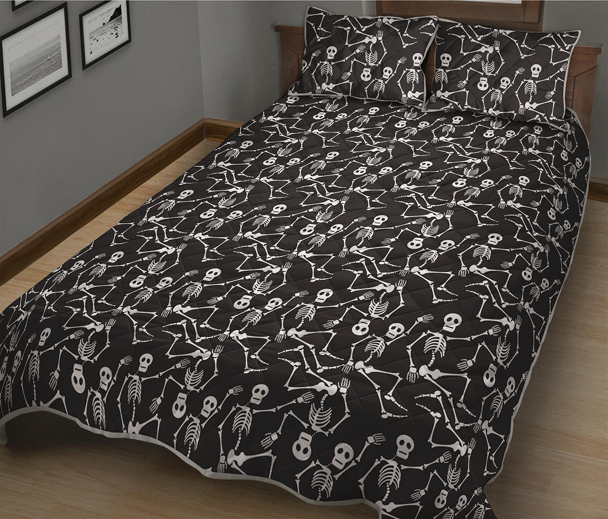 Black And White Skeleton Pattern Print Quilt Bed Set